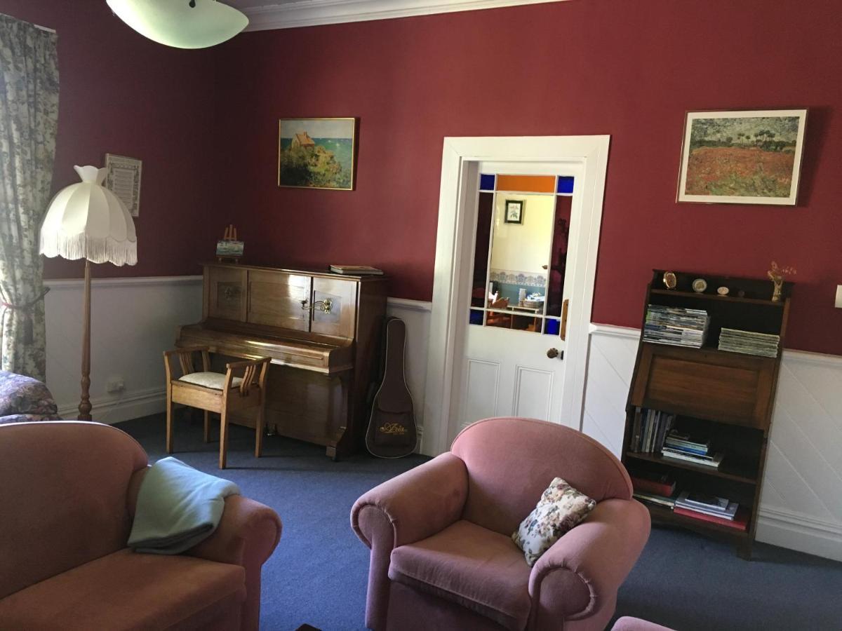 אקורואה Halfmoon Cottage מראה חיצוני תמונה